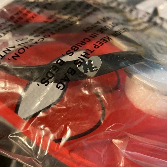 HARA JUKU LOVERS by Gwen Stafani “Lay One On Me” Flip Flops - Picture 5 of 6